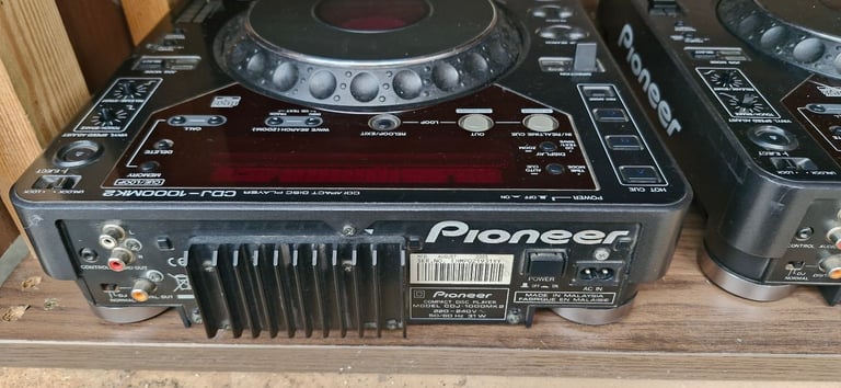 Pioneer CDJ 1000 Mk2 x2 + Behringer Djx 750 mixer