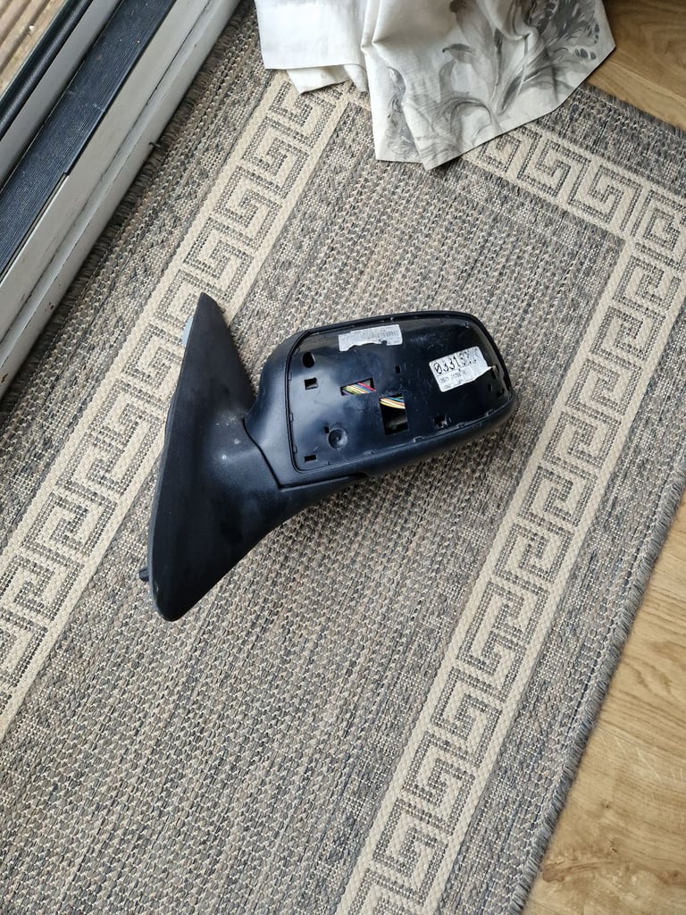 FOR SALE MK3 MONDEO ST MIRROR nearside Power folding with puddle light in