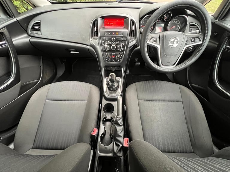 2011 VAUXHALL ASTRA TOURER 1.7 CTDi ecoFLEX ESTATE FULL SERVICE HISTORY LONG MOT 2 KEYS