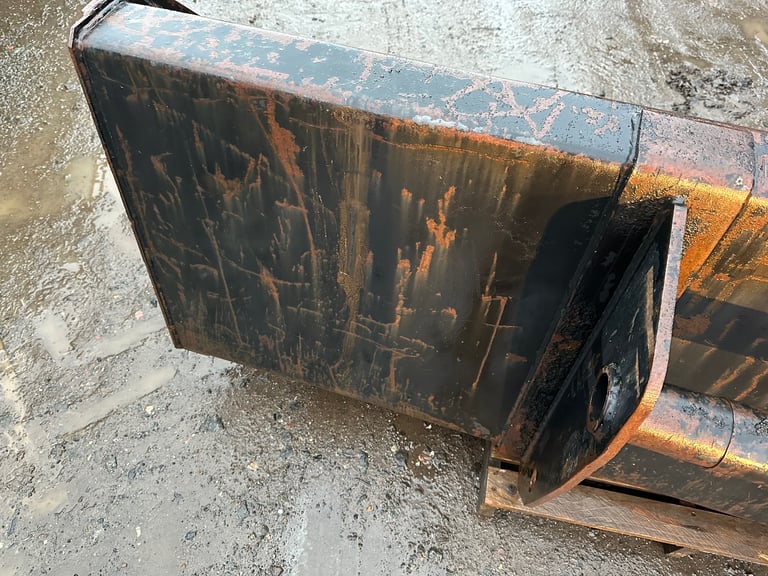 Manitou telehandler bucket