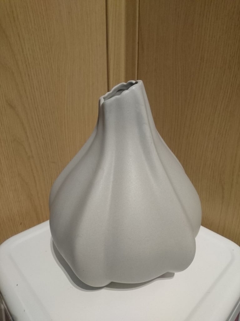 Jeniffer Dumet Decorative Designer Vase WILL DELIVER