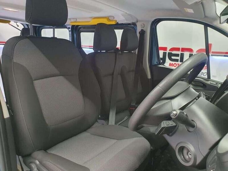 2021 Renault Trafic 2.0 dCi ENERGY SL28 Business 7 Seats 5dr MPV Diesel Manual