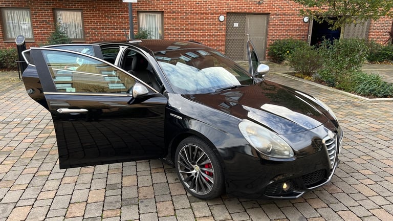 Alfa Romeo, 1.4L Sportiva Turbo Petrol GIULIETTA, Hatchback, 2012, Manual, 1368 (cc), 5 doors