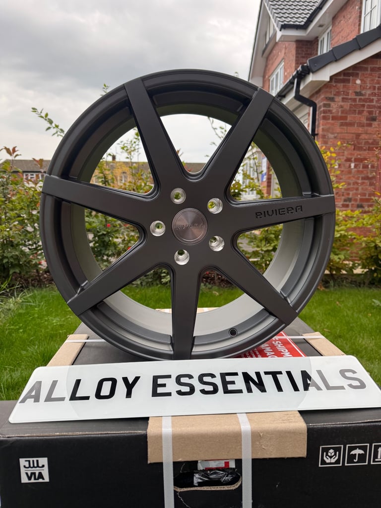19” Riviera RV177 Alloy Wheels in Gunmetal - VW Transporter, BMW 1 Series, 3 Series etc