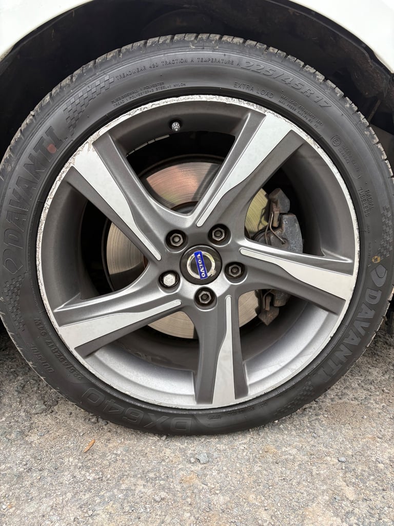 Volvo, V40, Hatchback, 2016, Manual, 1969 (cc), 5 doors