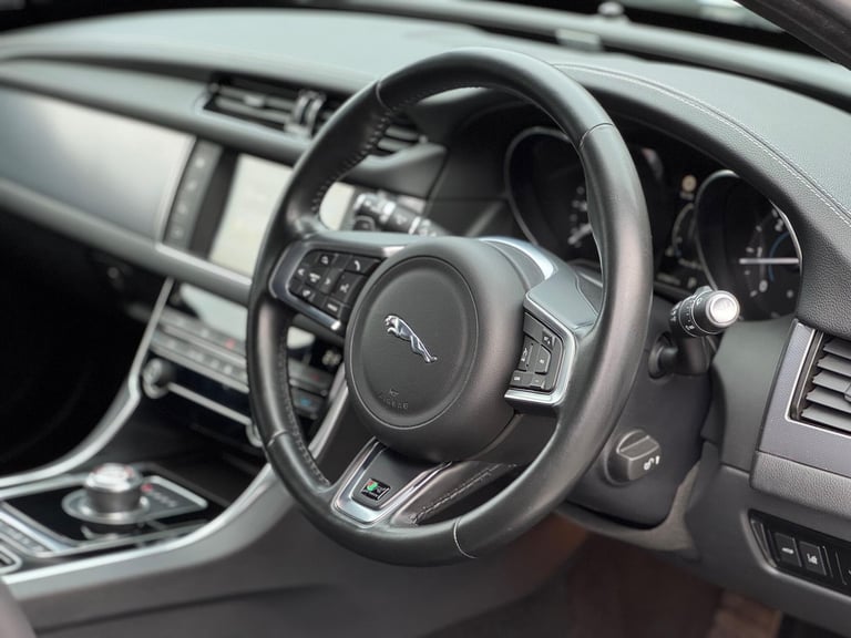 2016 Jaguar XF 2.0d R-Sport Auto Euro 6 (s/s) 4dr SALOON Diesel Automatic
