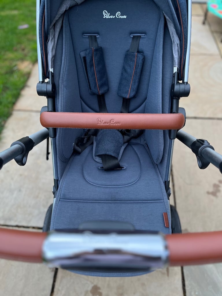 Silver Cross Wave Tandem Pushchair  
