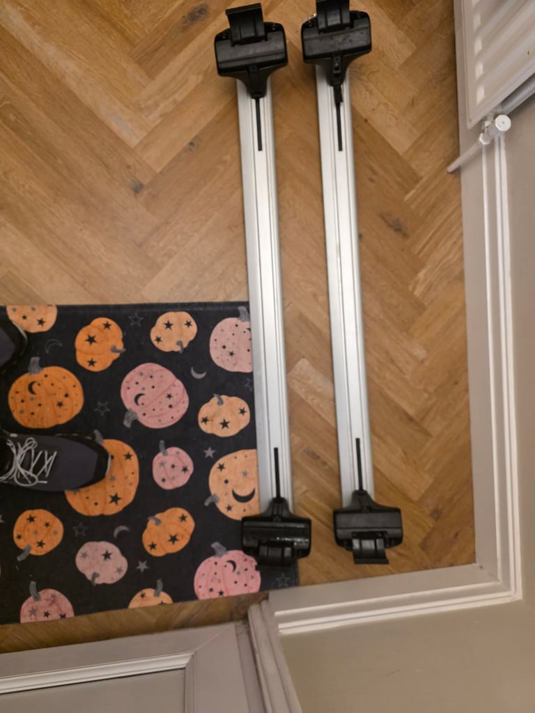 Thule roof bars /rack evo