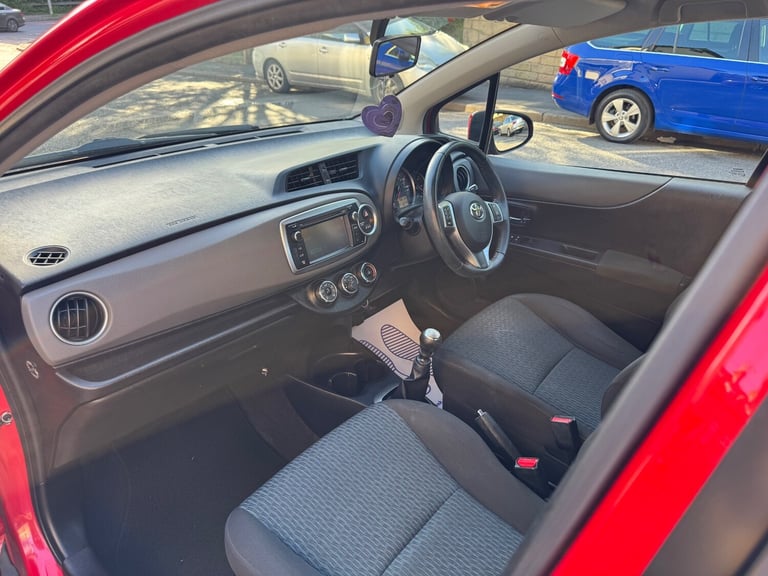 2012 Toyota Yaris 1.33 VVT-i TR 5dr HATCHBACK Petrol Manual
