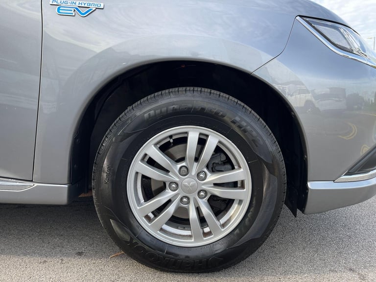 2020 Mitsubishi Outlander 2.4h TwinMotor 13.8kWh Verve CVT 4WD Euro 6 (s/s) 5dr ESTATE Petrol/Ele...