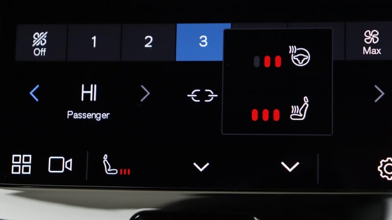  Volvo XC60 B5 (P) AWD Plus Black Edition (Harman Kardon Sound, 360 Camera, BLIS) Petrol/Electric...