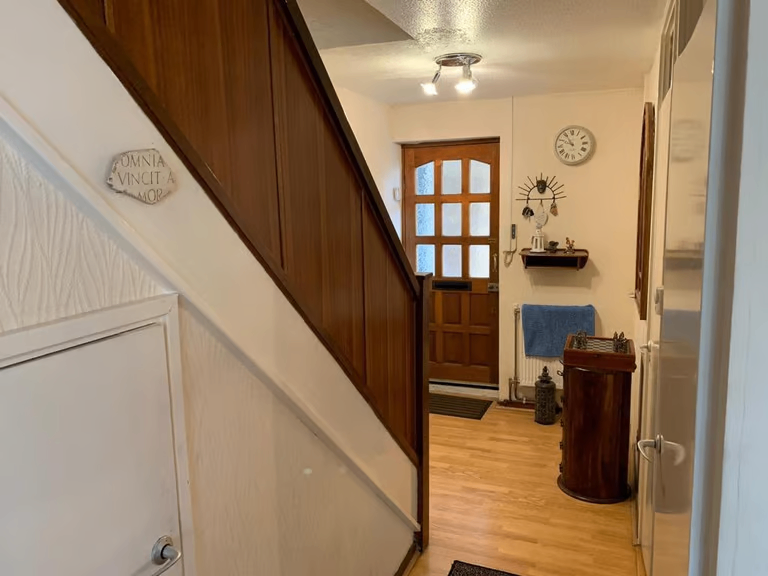 It's a shared flat with common key facilities (Shower, Toilet and Kitchen) TW4 7BX.