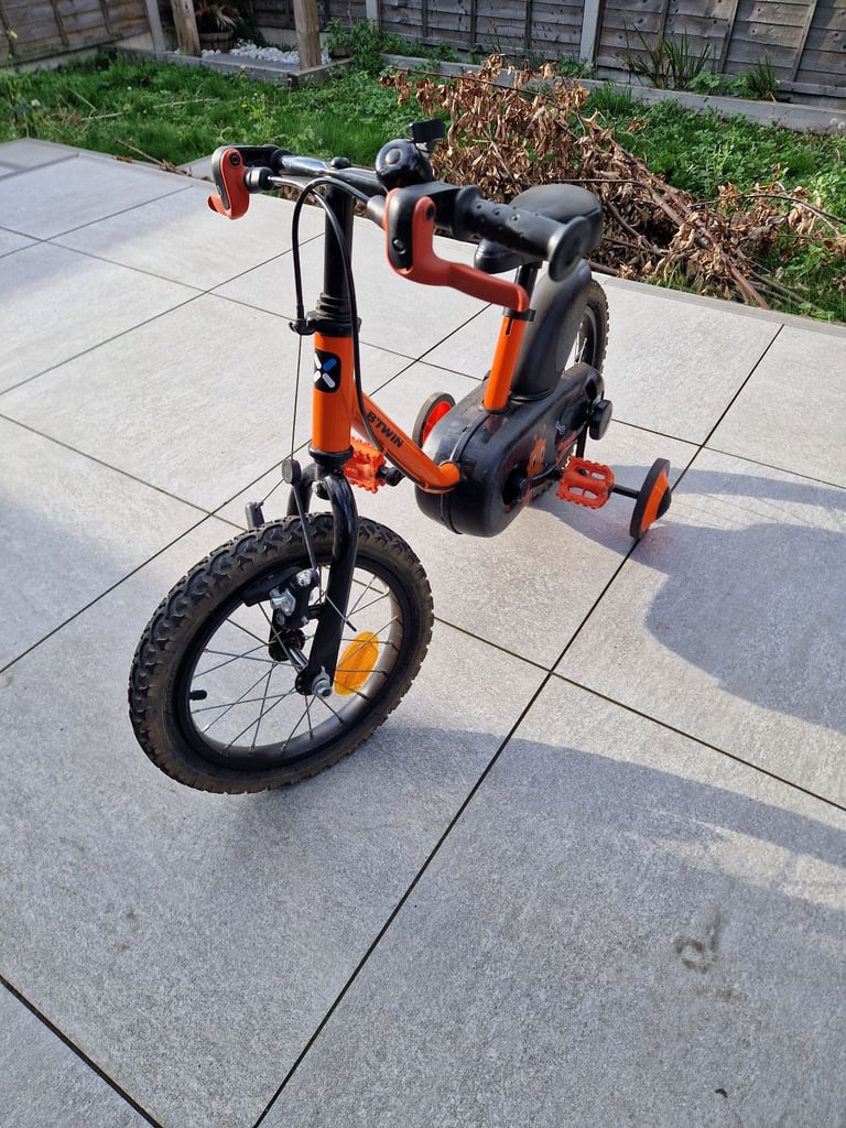 image for BTWIN toddler bike with stabilisers