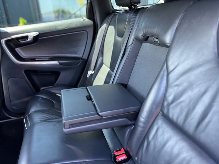 2014 Volvo XC60 2.0 D4 R-Design Lux Nav SUV 5dr Diesel Geartronic Euro 6 (s/s) (181 ps) ESTATE Di...