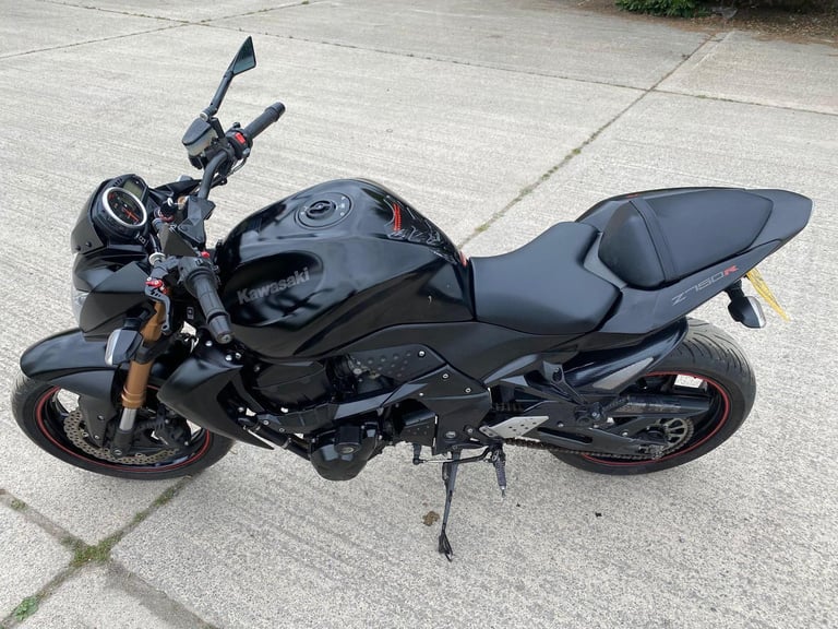 2012 12 KAWASAKI Z750R ZR 750 NBF Z750 BLACK NAKED ZR750 11k MILES ONLYNEW MOT