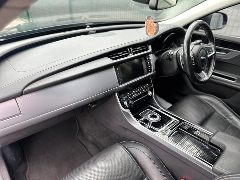 2018 Jaguar XF 2.0i R-Sport Auto Euro 6 (s/s) 4dr SALOON Petrol Automatic