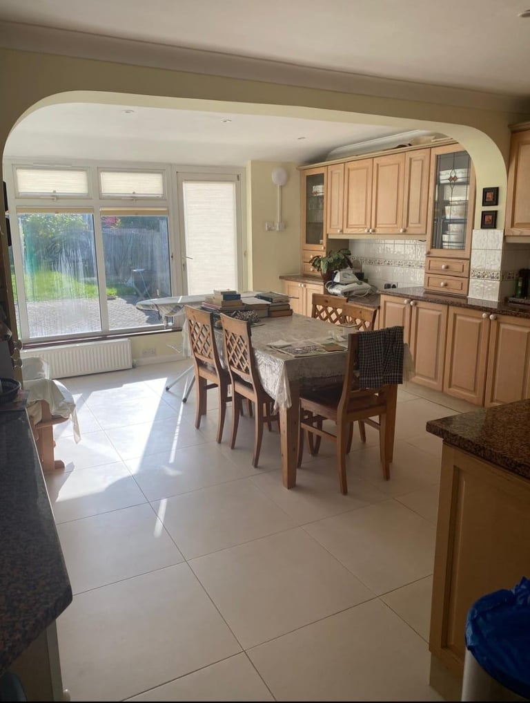 Amazing Room for Female to House share with Single Landlady