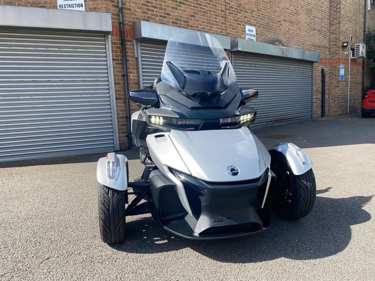 Can-Am Spyder RT Limited — Hyper Silver 2023 reg