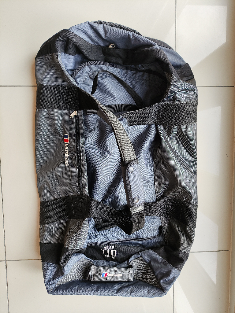 Berghaus 110 Litre Mule Wheeled Holdall bag