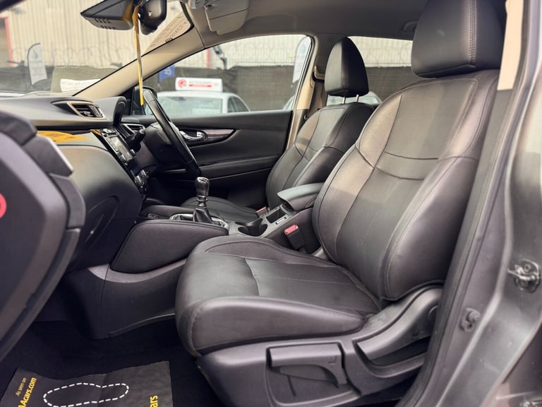 2015 Nissan Qashqai 1.6 dCi Tekna 5dr 4WD HATCHBACK Diesel Manual