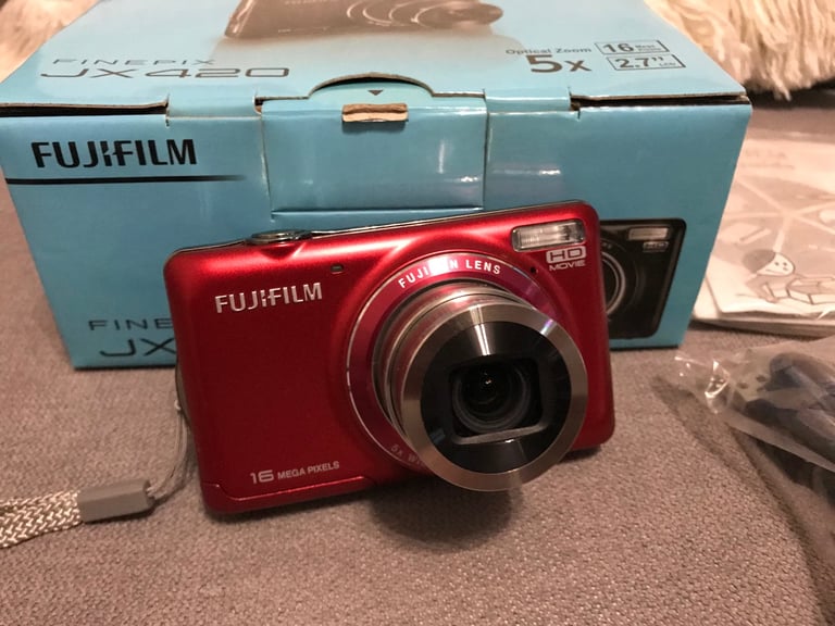 Fujifilm FinePix JX420 16.0MP Digital Camera - Red immaculate condition