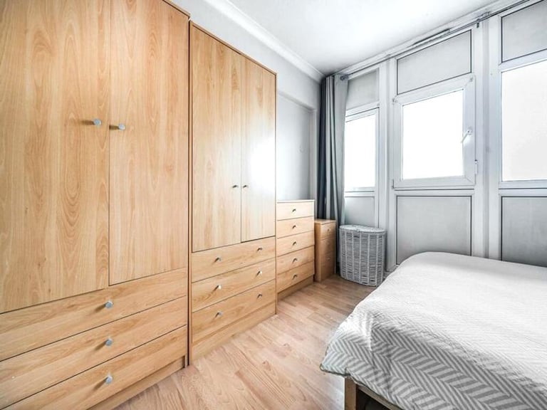 image for 🏡 Bright room in Mile End available for £800 including bills. 