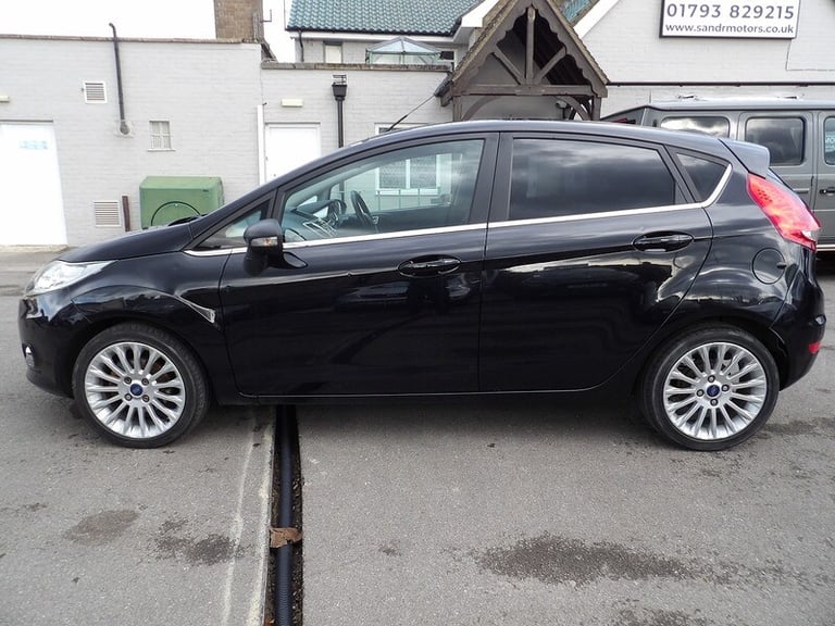 2012 Ford Fiesta Titanium Hatchback Petrol Manual