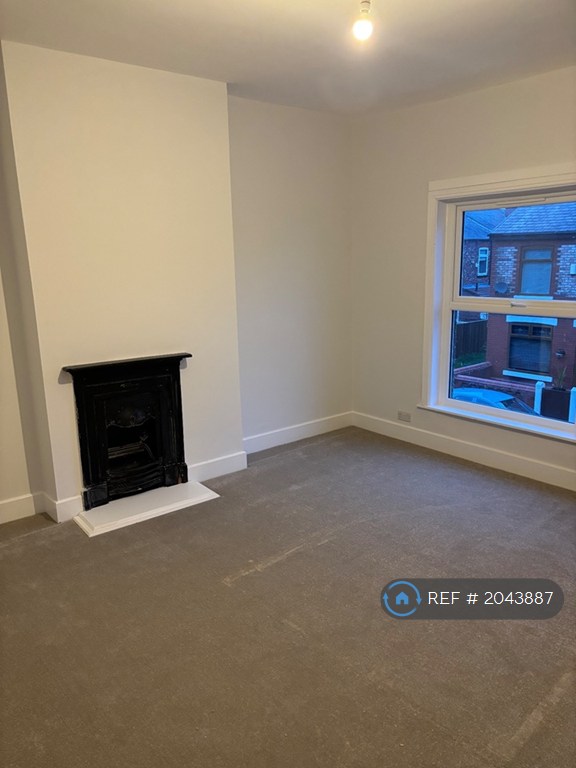 2 bedroom house in Brooks Avenue, Hyde, SK14 (2 bed) (#2043887)