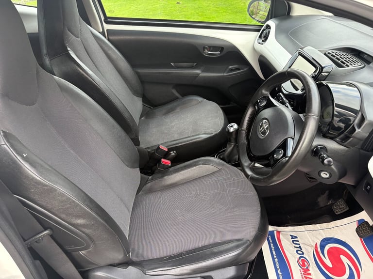 2015 Toyota AYGO 1.0 VVT-i X-Pression 3dr HATCHBACK Petrol Manual