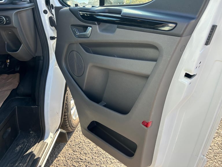 FORD TRANSIT CUSTOM 2.0 Limited Van 300 L2 130PS +Â?15,975 Plus VAT+