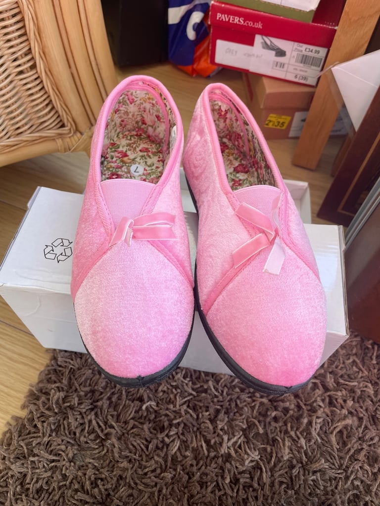 image for Ladies slippers