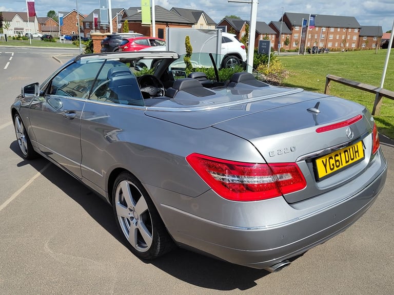 Mercedes-Benz E220 CONVERTIBLE, 61 PLATE, RARE MANUAL, FULL SERVICE HISTORY