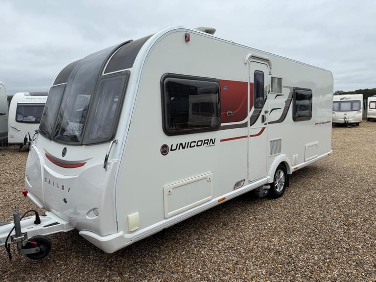 2016 Bailey Unicorn Valencia fixed bed end washroom