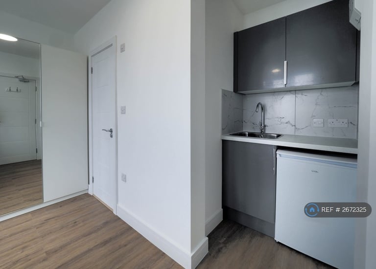 1 bedroom in The Meadow Way, Harrow, HA3 (#2672325)