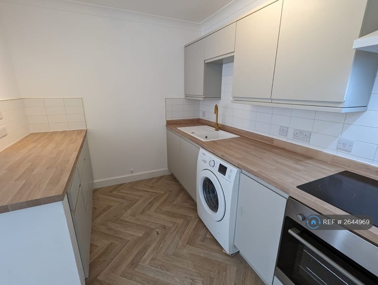 2 bedroom flat in Millsands, Sheffield, S3 (2 bed) (#2644969)