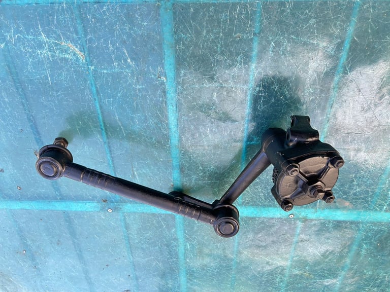 Steering idler Maserati Indy, Ghibli, Mexico, Quattroporte s1