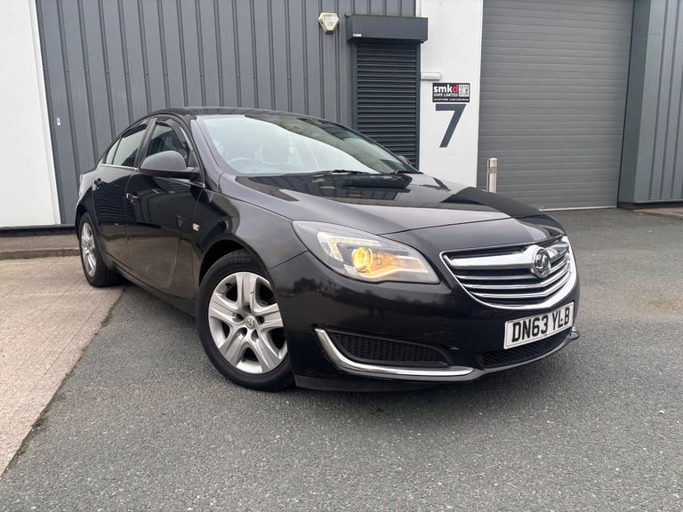 Vauxhall, BLUETOOTH, SAT-NAV. DRIVES SUPERBLY. INSIGNIA, Hatchback, 2013, Manual, 1956 (cc), 5 doors