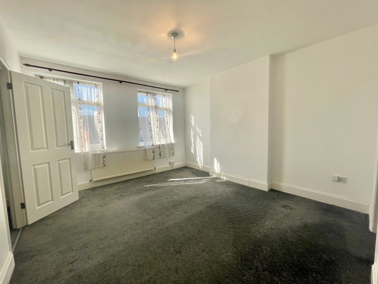 One Bedroom Flat NO Parking No Garden Blenheim Road, West Harrow, HA2