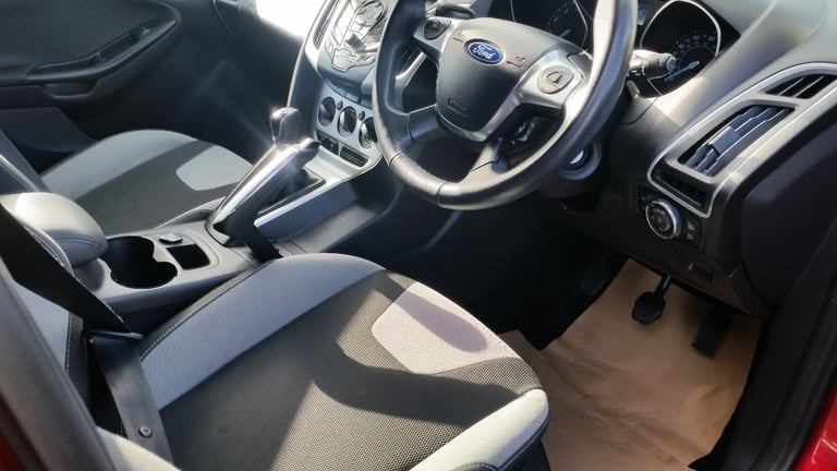 *!*LOW MILES*!* 2012 Ford Focus 1.6 ZETEC **MOT 11 OCT 26** **JUST VALETED** NEW TIMING BELT