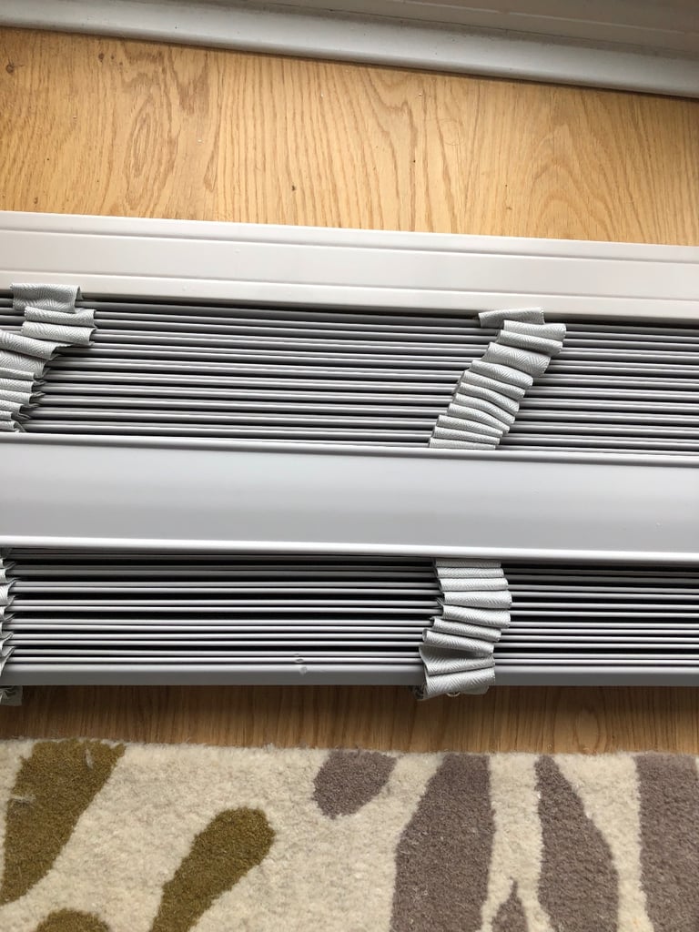 image for Large Venetian blind new