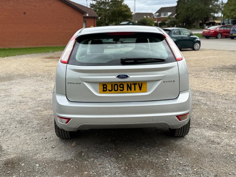 2009 Ford Focus 1.6 Style 5dr HATCHBACK Petrol Manual