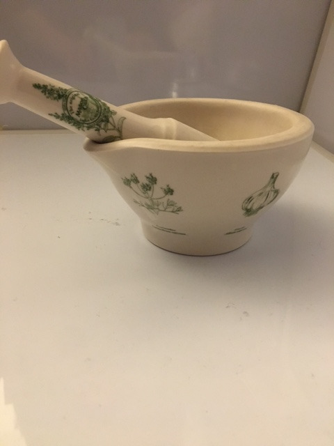  MASON CASH Pestle and Mortar-statement piece in your kitchen