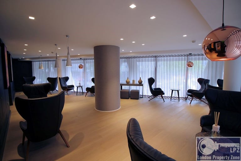2 bed flat for sale in Pinnacle Apartments, Saffron central square, Croydon CR0
