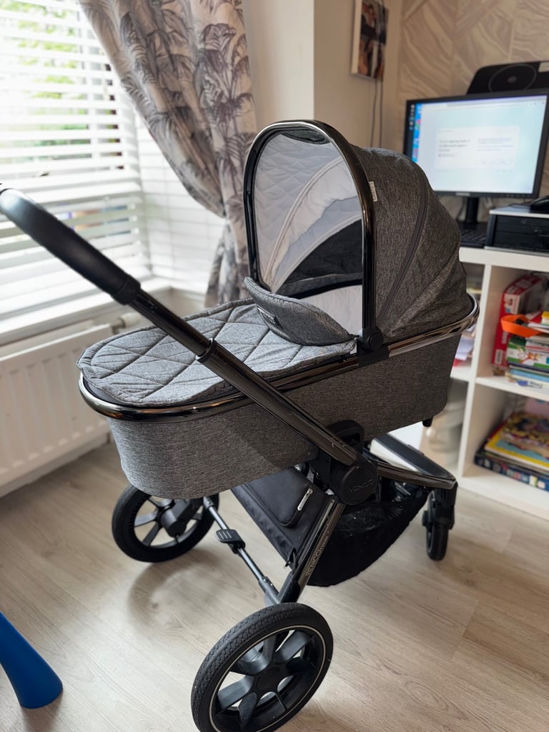 Venicci pram pushchair and carrycot 