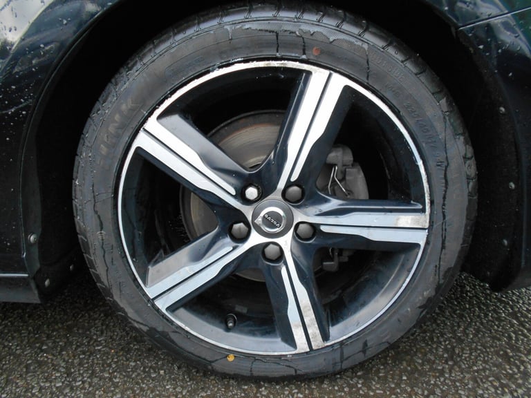 2017 Volvo V40 D2 [120] R DESIGN Nav Plus 5dr HATCHBACK Diesel Manual