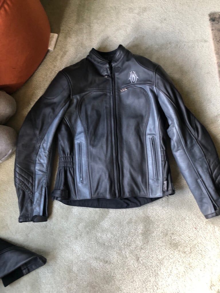 Motorbike leather jacket and trousers women’s ,brand richa worn 3 times from new