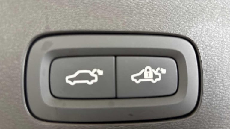 2025 Volvo V60 2.0 T8 [455] PHEV Ultra Dark 5dr AWD Auto ESTATE PETROL/ELECTRIC Automatic