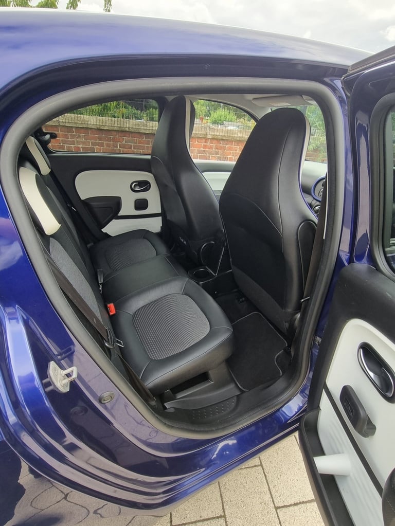 2016 Renault Twingo 0.9 TCE Iconic 5dr [Start Stop] HATCHBACK Petrol Manual