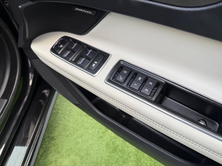2016 Jaguar XF 3.0d V6 S 4dr Auto SALOON DIESEL Automatic