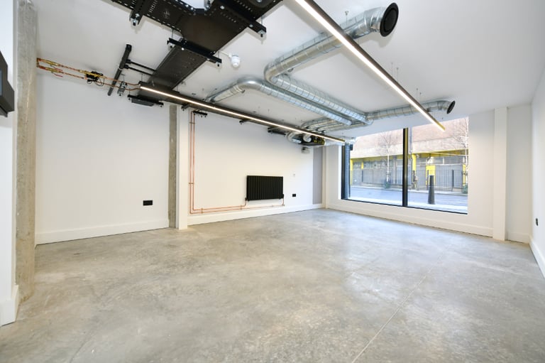 Studio Space with Big Windows - Retail, Creative Studio, Gallery Use